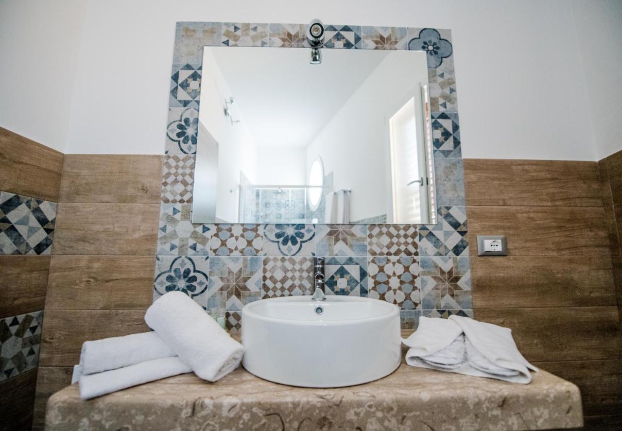 쿠스토나치 Dove Sorge Il Sole B&B 외부 사진